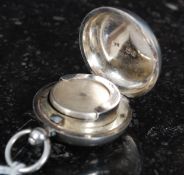 A hallmarked silver sovereign holder. Hallmarked for 1922, G date letter. Measures: 26g.