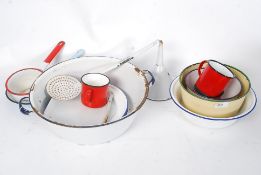 A collection of various shabby chic / en