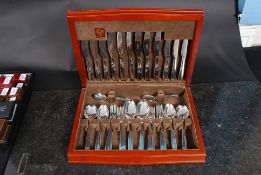 A good 20th century mahogany cased cante