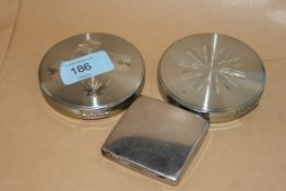 A collection of early to mid 20th century vintage engraved ladies powder compacts together with a