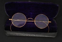 A pair of yellow metal ( untested ) early 20th century Pinz Nez glasses complete with the original