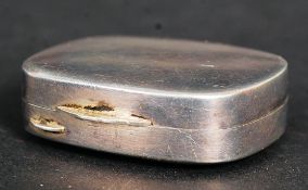 A silver 925 pillbox by JS&MJ of rectangular form with hinged top. Total weight 29.