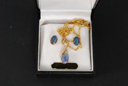 A 925 gilded silver and Australian opal necklace and earrings set complete with opal pendant to the