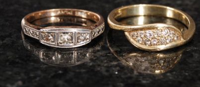 Two 9ct gold ladies rings, each with dec