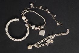 A collection of silver 925 jewellery to