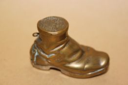 An early 20th century vintage brass matc