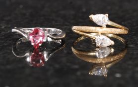 Two 9ct gold dress rings. 5.1g.