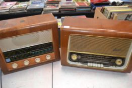 A vvintage cased valve radio Type VHF94