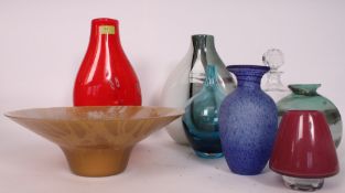 A collection of 8x pieces of studio glass to include vases, Murano style and others.