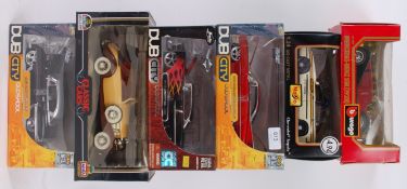 1:24 SCALE DIECAST; A collection of 6x 1:24 scale boxed diecast model cars,