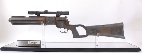 MASTER REPLICAS STAR WARS;