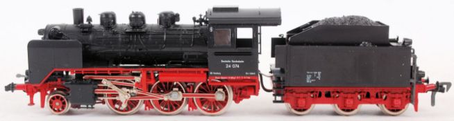 FLEISCHMANN; HO gauge 4064 railway trainset locomotive and tender in black livery,