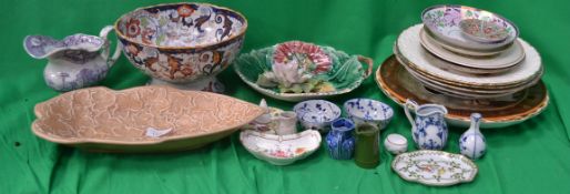 A group of porcelain to include many min