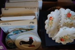 A collection of vintage collectable / limited edition plates.