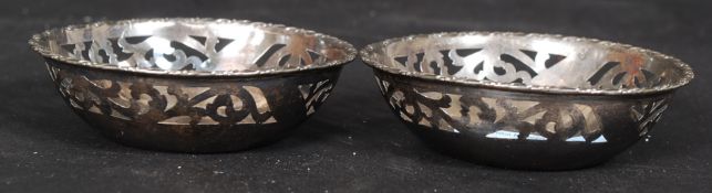 A 1902 silver hallmarked pair of fret pierced dishes bearing makers mark for Birmingham 1902
W8cm
