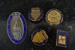A pair of 9ct gold hallmarked Kleeneze long service badges ( 11.