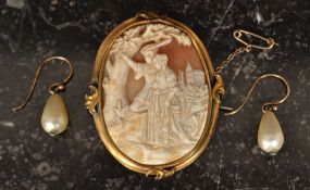 A 9ct gold ( tested ) ladies continental cameo brooch with safety chain together with a pair of 9ct