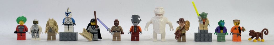 LEGO; A collection of 13x assorted rare / variant Lego Minifigures minifigs.