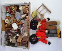 DOLLS HOUSE FURNITURE;