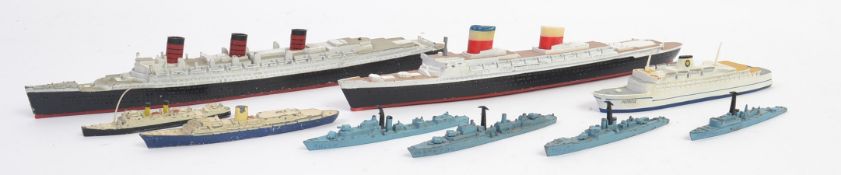 MINIC SHIPS; A collection of diecast metal Triang Minic ships to include M703 Queen Mary,