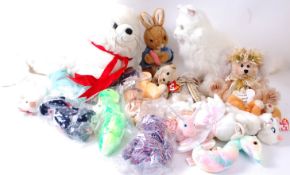 TEDDY BEARS: A collection of stuffed toys / teddy bears to include a Fur Real Friends battery
