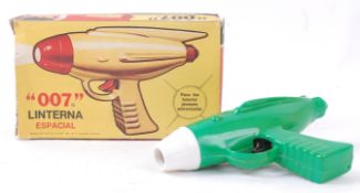 007 SPACE GUN;