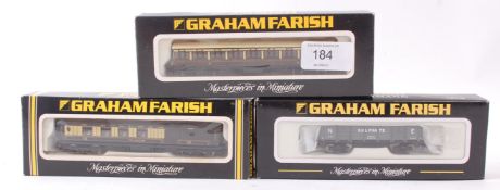 GRAHAM FARISH; A collection of 3x Graham Farish N Gauge railway trainset carriages,