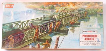 AIRFIX PONTOON; An original scarce Airfix ' Pontoon Bridge Set ' c1960's.