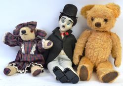 DOLLS & BEARS;