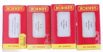 HORNBY; A collection of 4x Hornby 00 gauge railway trainset carriages - R6044 (x2), R127 and R6077.
