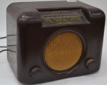 A vintage 1930's Bush bakelite radio - AC/DC Mains Type Receiver Model No D.A.C. 90A.