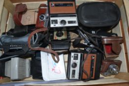 A collection of vintage cameras to include 35mm, Kodak etc ( see illustrations ) 

UK,