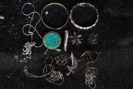 A collection of silver metal jewellery i