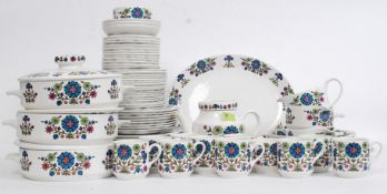 A large quantity of Midwinter dinner ser