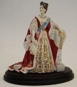 QUEEN VICTORIA : A Royal Worcester figur