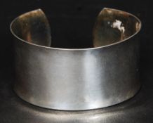 A good 20th century ladies silver collar bangle bracelet. Stamped 925.