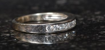 A 14ct gold and diamond half eternity ring approx .30pnts diamonds, weight 3.