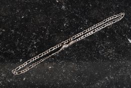 A 925 white metal / silver necklace - with clasp in the form of dogs heads, linking when together.