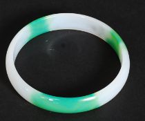 A 20th century Chinese oriental green and white jade bangle bracelet

FREE UK POSTAGE ON ALL LOTS