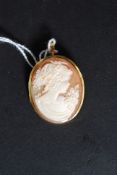 An 18ct gold ladies cameo brooch having inset maiden cameo with pin to verso. Total Weight 5.