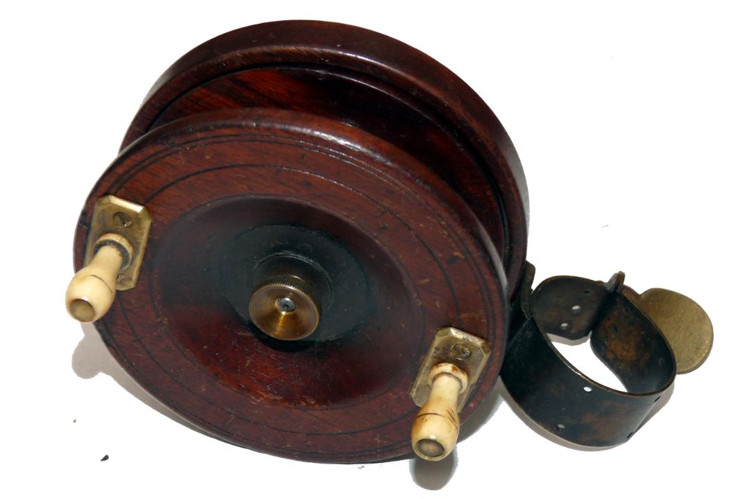 REEL: Scarce Nottingham mahogany/brass collar fitting winch, 3.75" diameter drum, deep dish with - Image 1 of 2