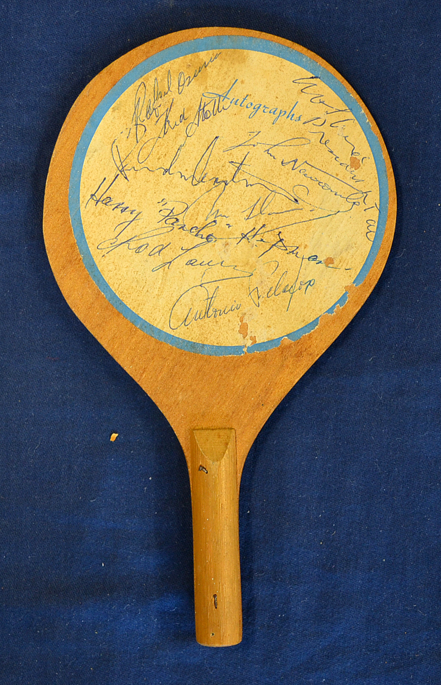 1962 Davis Cup Challenge Final – Charlie Chaplin Personal Signed wooden fan. Rare 1962 Davis Cup - Image 2 of 2