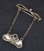 Rare Vic silver golfing napkin clasp c1894 - hallmarked Birmingham 1894 featuring cross longnose