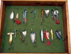LURES: Collection of 17 early English lures incl. 3