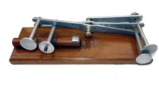 ACCESSORY: Hardy Practical table top line drier, mahogany wood base, folding alloy frame on nickel