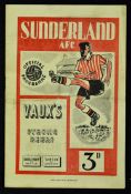 1950/1951 Sunderland v Manchester Utd football programme dated Xmas Day 1950. Slight crease, no