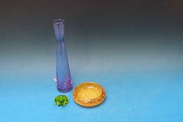 A Monart aventurine bowl, Baccarat frog