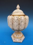 A Chamberlains Worcester large reticulat