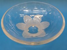 A Vannes Art Glass France bowl with fros