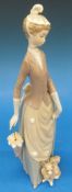 A Lladro figurine, Woman 4761.